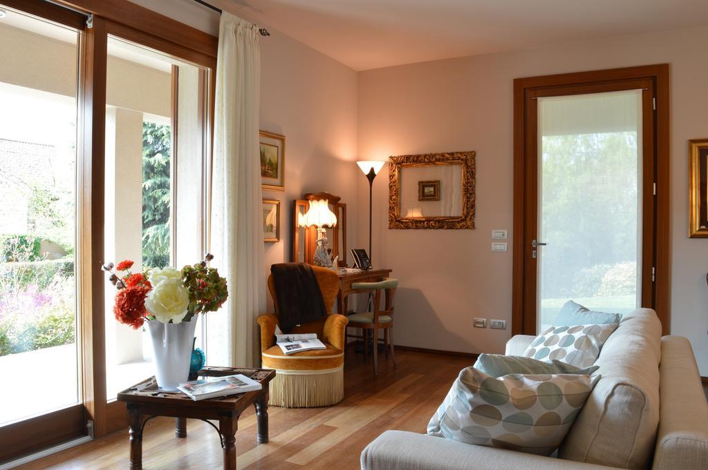 B&B La Casa Di Angela Cusago Exterior foto